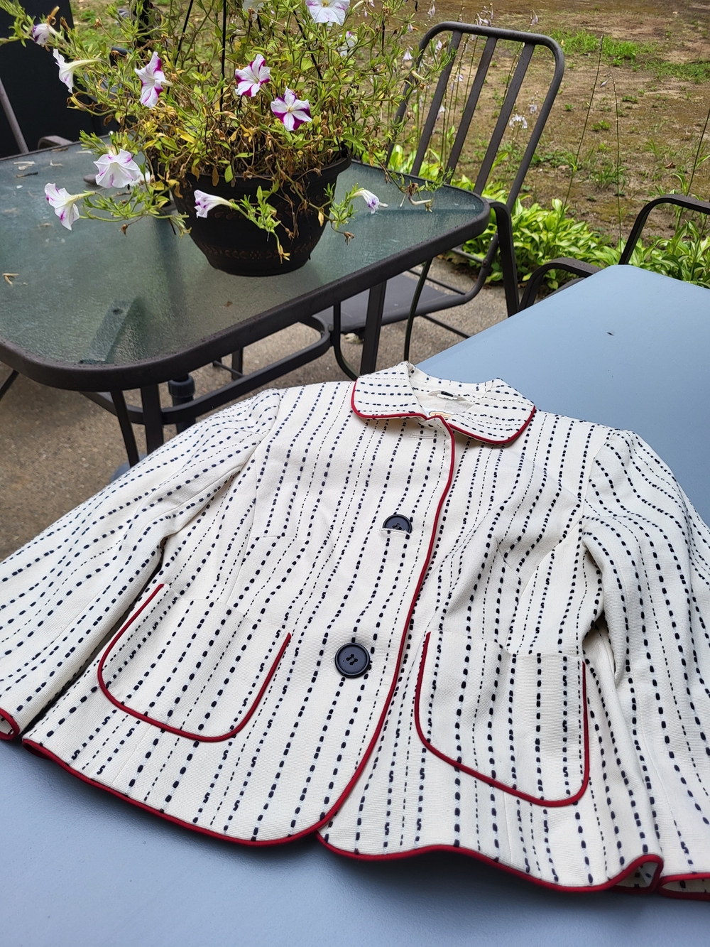Talbots Cropped Jacket Size 4p Beige Blue and Red Cotton Blend